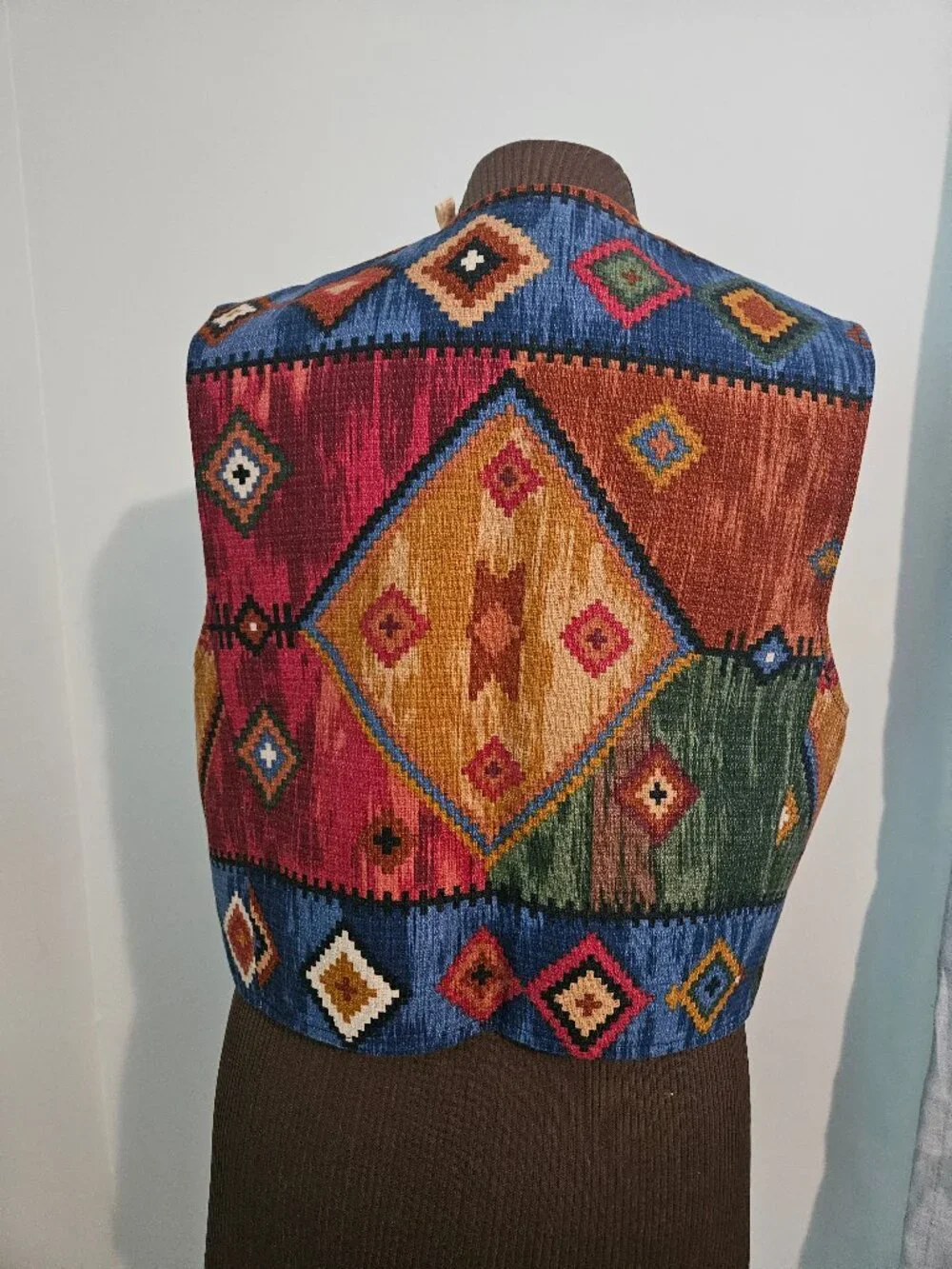 Vintage Women's Wraps Southwest Style Vest with Silver Buttons, Size L (?) - Picture 3 of 5